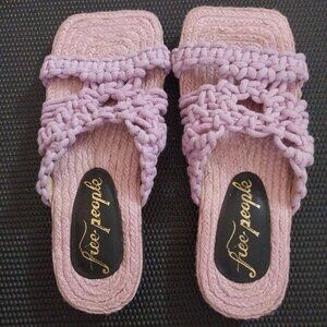 Free people Macrame flip flop sandal size 6